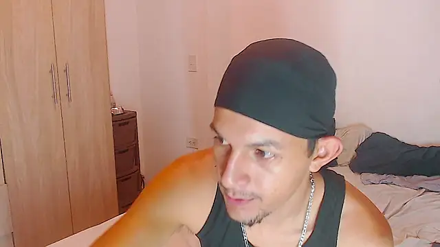 Snapshot of meridandwither chatting on 03.19.25 meridandwither online show from 03.19.25