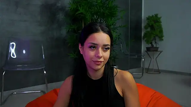 Snapshot of CherrySelena chatting on 09.22.25 CherrySelena online show from 09.22.25