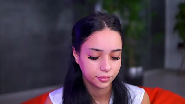 Snapshot of CherrySelena chatting on 09.30.25 CherrySelena online show from 09.30.25