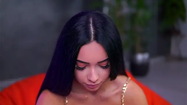 Snapshot of CherrySelena chatting on 10.14.25 CherrySelena online show from 10.14.25