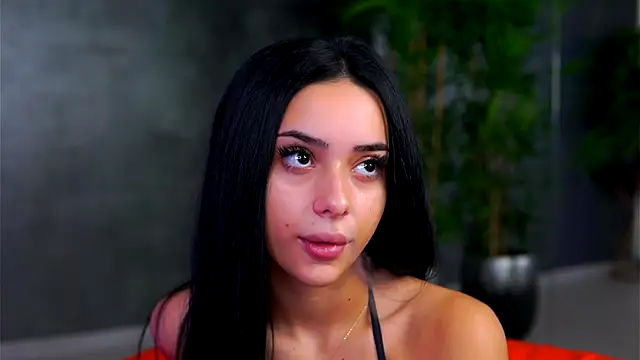 Snapshot of CherrySelena chatting on 10.15.25 CherrySelena online show from 10.15.25