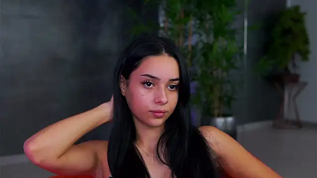 Snapshot of CherrySelena chatting on 10.23.25 CherrySelena online show from 10.23.25