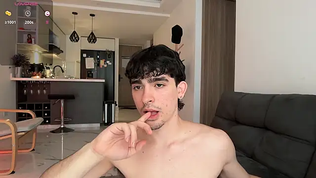 zenn rush1 online show from 10.10.25