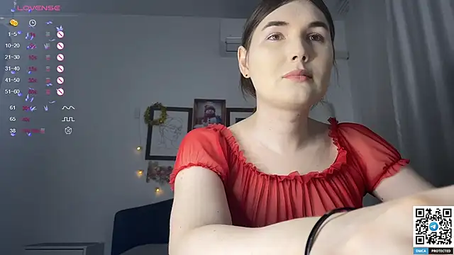 Maria Bowie online show from 01.08.25