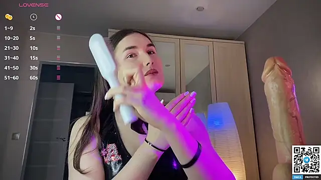 Maria Bowie online show from 03.07.26