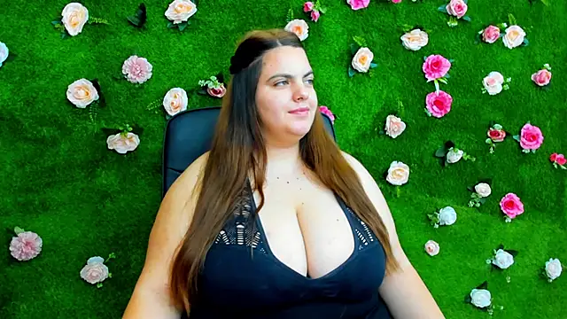Huge Titties  online show from 01.12.25