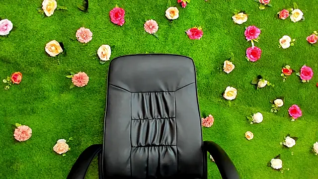 Huge Titties  online show from 01.20.25