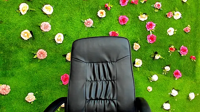 Huge Titties  online show from 01.30.25