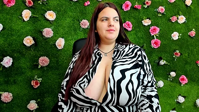 Huge Titties  online show from 03.03.25