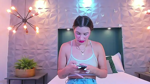 LaurenJhonsonn online show from 03.12.25