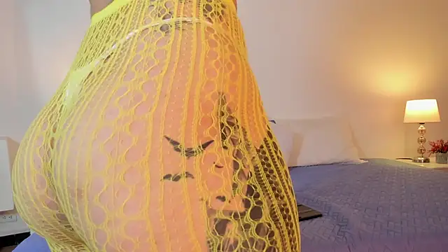 Snapshot of EstefaniaVelez_ chatting on 03.01.25 EstefaniaVelez online show from 03.01.25