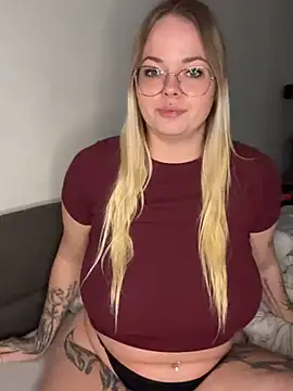 AnnaLenaaa online show from 12.04.24