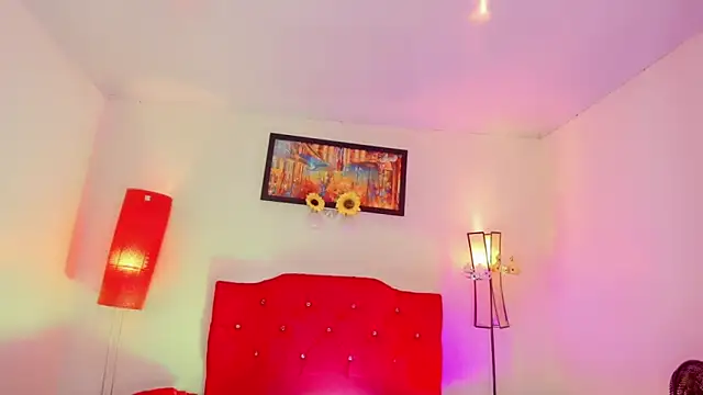 Snapshot of Gabyqueen70 chatting on 10.10.25 Gabyqueen70 online show from 10.10.25