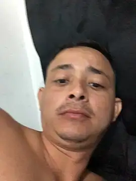 isacalejandroo online show from 12.17.24