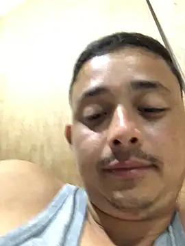isacalejandroo online show from 12.18.24