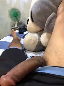 isacalejandroo online show from 12.25.24