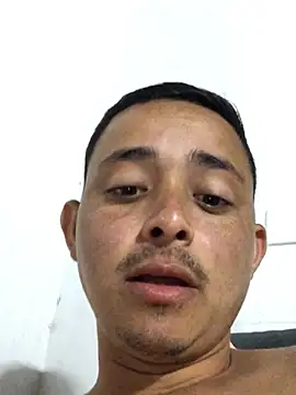 isacalejandroo online show from 12.26.24