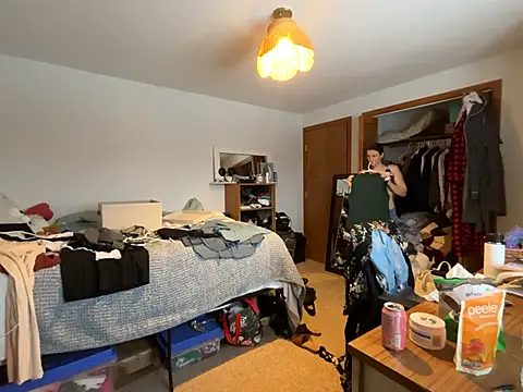 Snapshot of MissSwitch chatting on 01.19.25 MissSwitch online show from 01.19.25