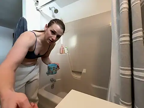 Snapshot of MissSwitch chatting on 01.30.25 MissSwitch online show from 01.30.25