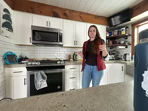 Snapshot of MissSwitch chatting on 01.30.25 MissSwitch online show from 01.30.25