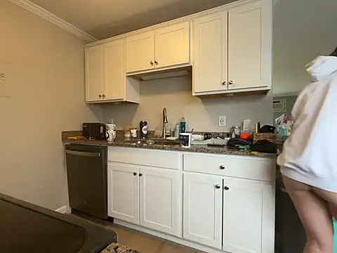 Snapshot of MissSwitch chatting on 03.09.25 MissSwitch online show from 03.09.25