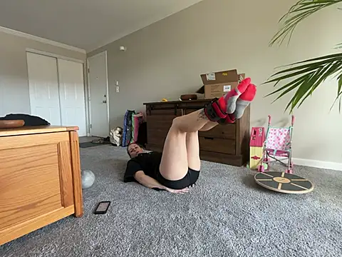 Snapshot of MissSwitch chatting on 03.14.25 MissSwitch online show from 03.14.25