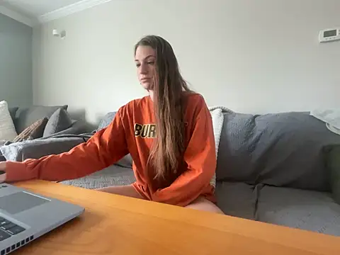 Snapshot of MissSwitch chatting on 10.23.25 MissSwitch online show from 10.23.25