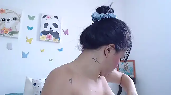 Snapshot of SaraBlosson chatting on 12.12.24 SaraBlosson online show from 12.12.24