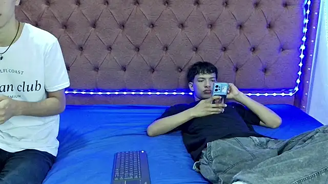 Snapshot of boys_yourparty chatting on 12.27.24 boys yourparty online show from 12.27.24