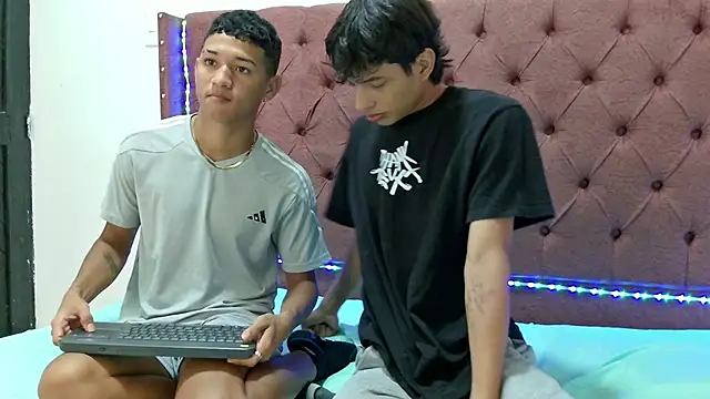 Snapshot of boys_yourparty chatting on 02.07.25 boys yourparty online show from 02.07.25