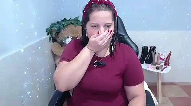 kiara scottt online show from 01.04.25