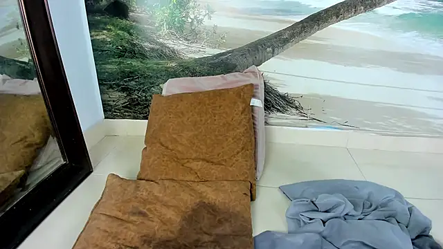 Mieldeluna online show from 12.08.24