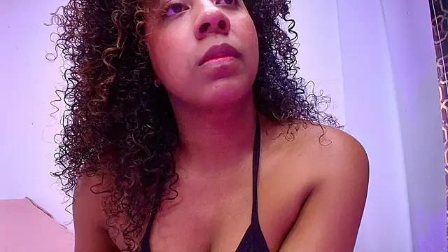 Snapshot of franyelimss chatting on 02.22.25 franyelimss online show from 02.22.25