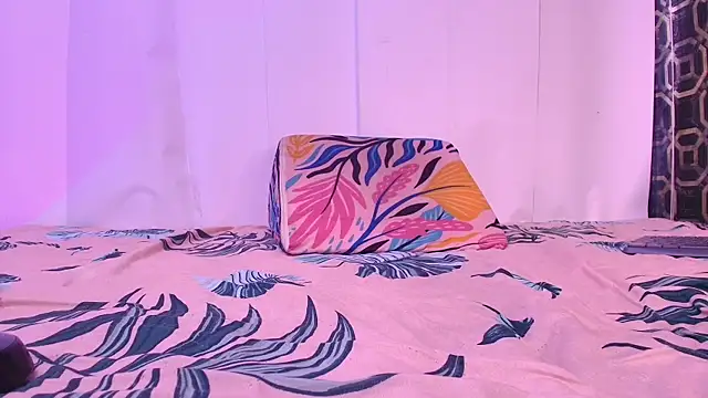 Snapshot of franyelimss chatting on 10.08.25 franyelimss online show from 10.08.25