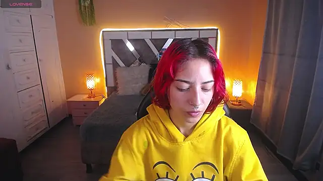 Snapshot of Scarllett_BDSM chatting on 12.03.24 Scarllett BDSM online show from 12.03.24