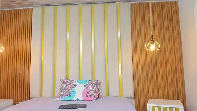 love mommy online show from 10.31.25