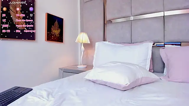 AmbarJensen online show from 01.08.25