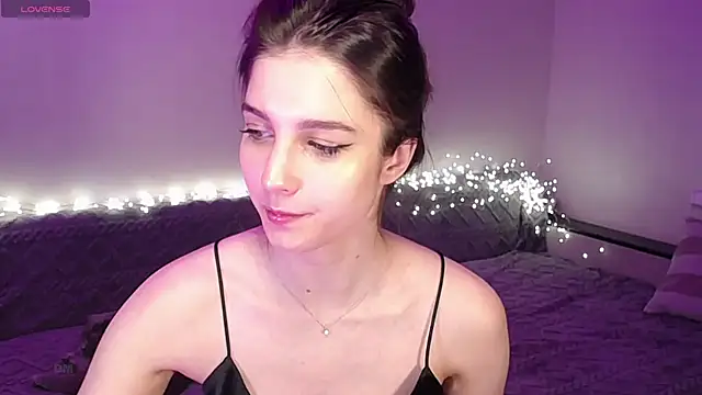 Snapshot of Abigail_Wills chatting on 11.22.25 Abigail Wills online show from 11.22.25