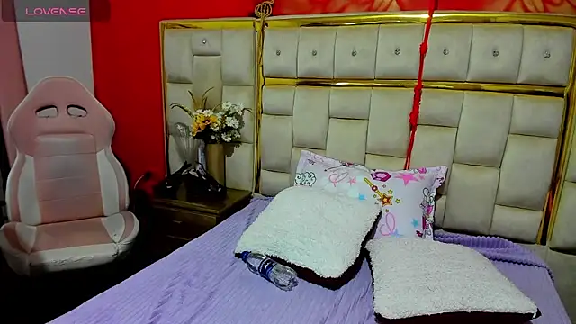 Snapshot of stripcharming_ chatting on 09.09.25 stripcharming online show from 09.09.25