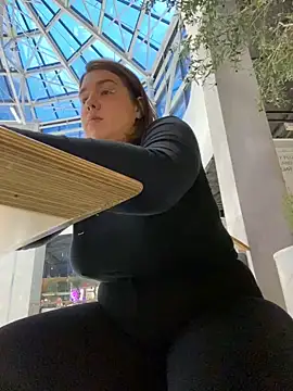 SuzieMurray online show from 12.03.24