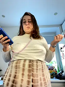 SuzieMurray online show from 09.25.25