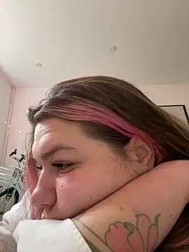 SuzieMurray online show from 10.05.25