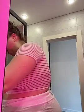 Snapshot of SuzieMurray chatting on 02.06.26 SuzieMurray online show from 02.06.26