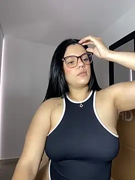 kimberlyhills1 online show from 10.30.25