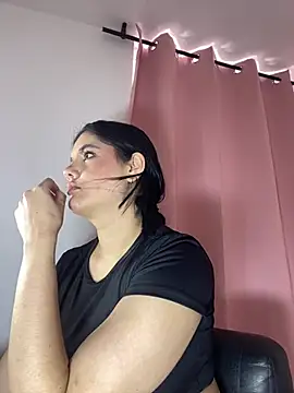 kimberlyhills1 online show from 04.18.26