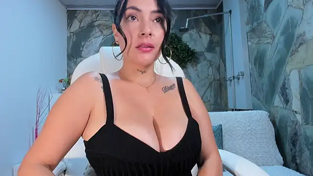 anniemayerx  online show from 01.10.25