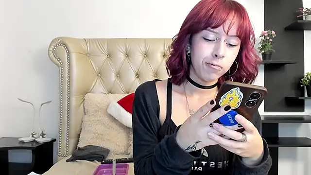 AlexaFoxy18 online show from 12.08.24