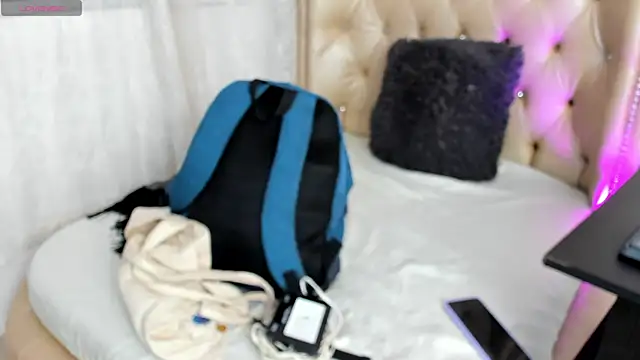 AlexaFoxy18 online show from 09.13.25