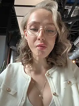 CaseyStar online show from 02.20.25