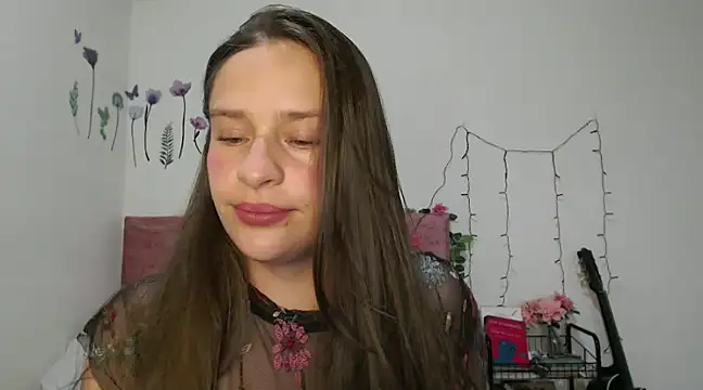 Snapshot of Serenity chatting on 01.11.25 Serenity online show from 01.11.25